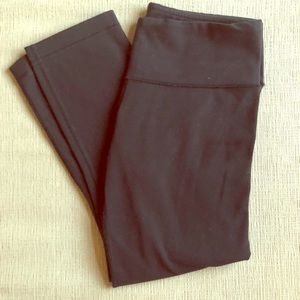 *sold* Lululemon reversible Wunder Under crop 21”